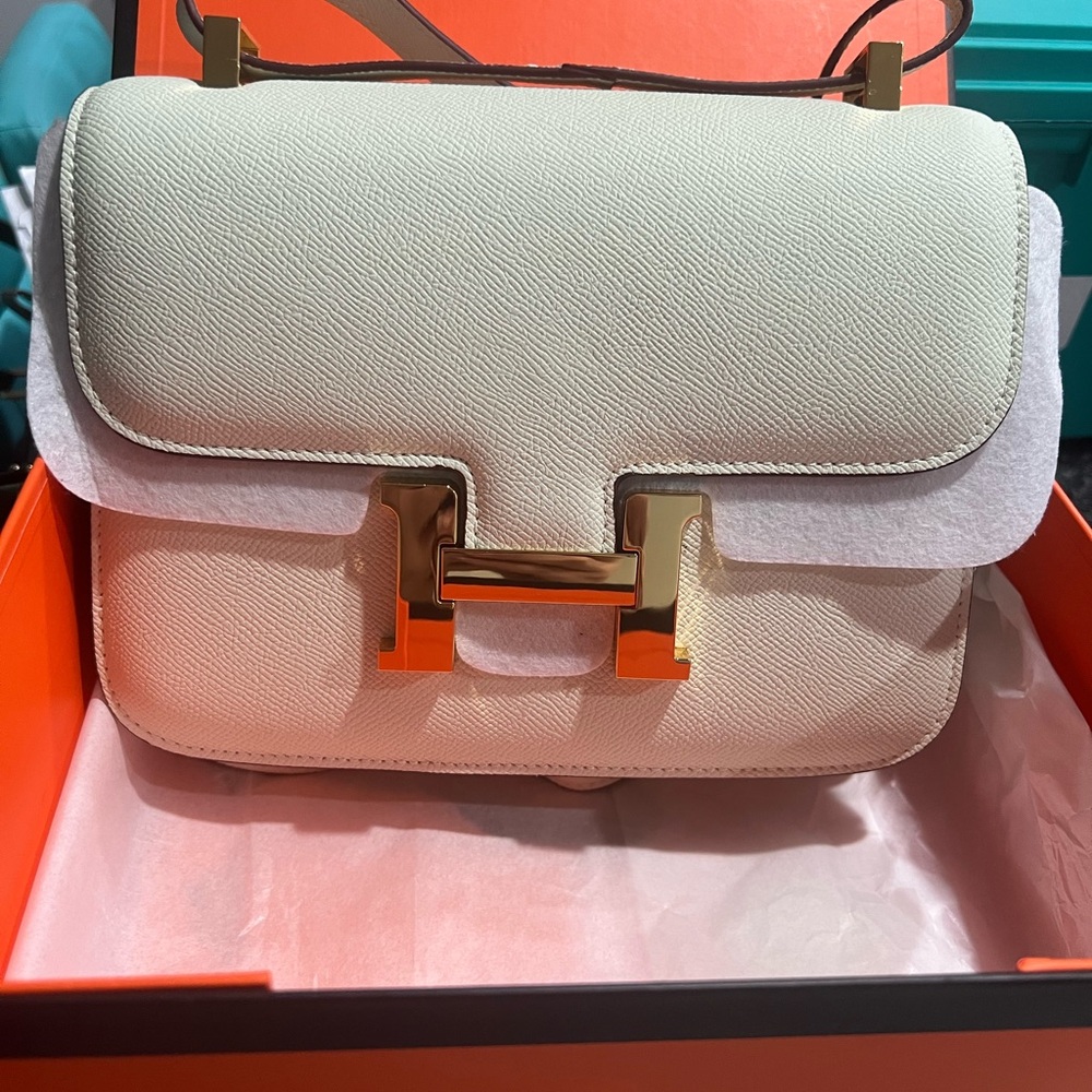 Chic Mint Green Shoulder Bag with Gold Accents